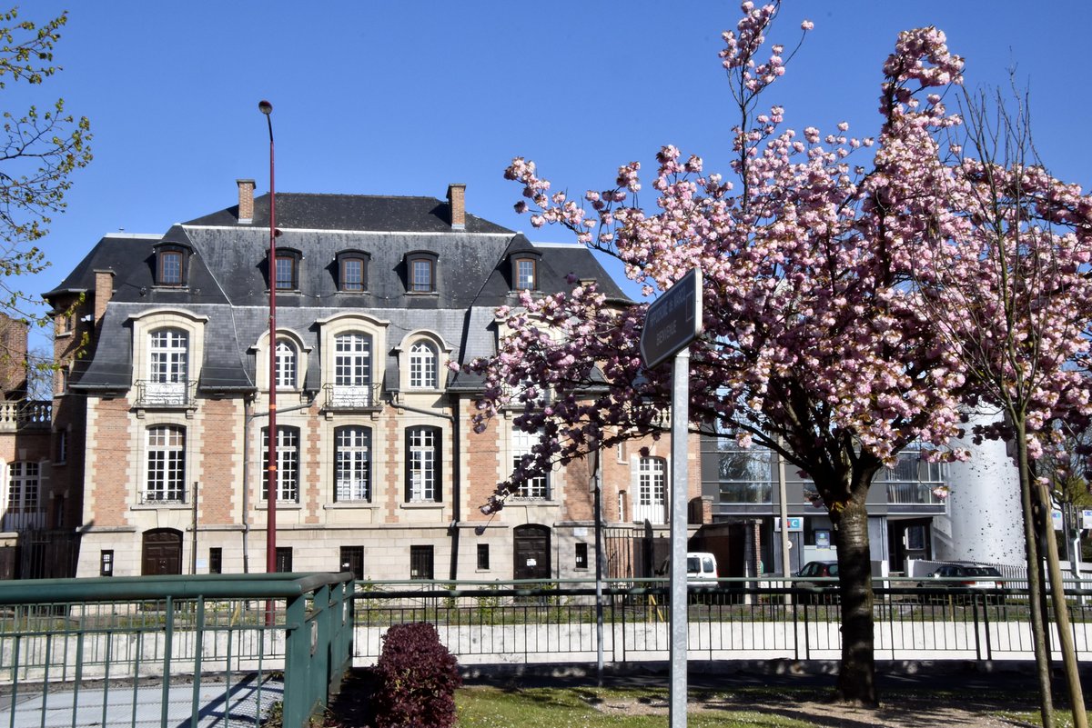 Venez célébrer les Journées Européennes du Patrimoine les samedi 20 et dimanche 21 septembre 2025 ! Découvrez et explorez gratuitement les trésors culturels de votre ville lors de cet événement incontournable.
plus d'infos sur 📷
marcq-en-baroeul.org/.../journees-e…...