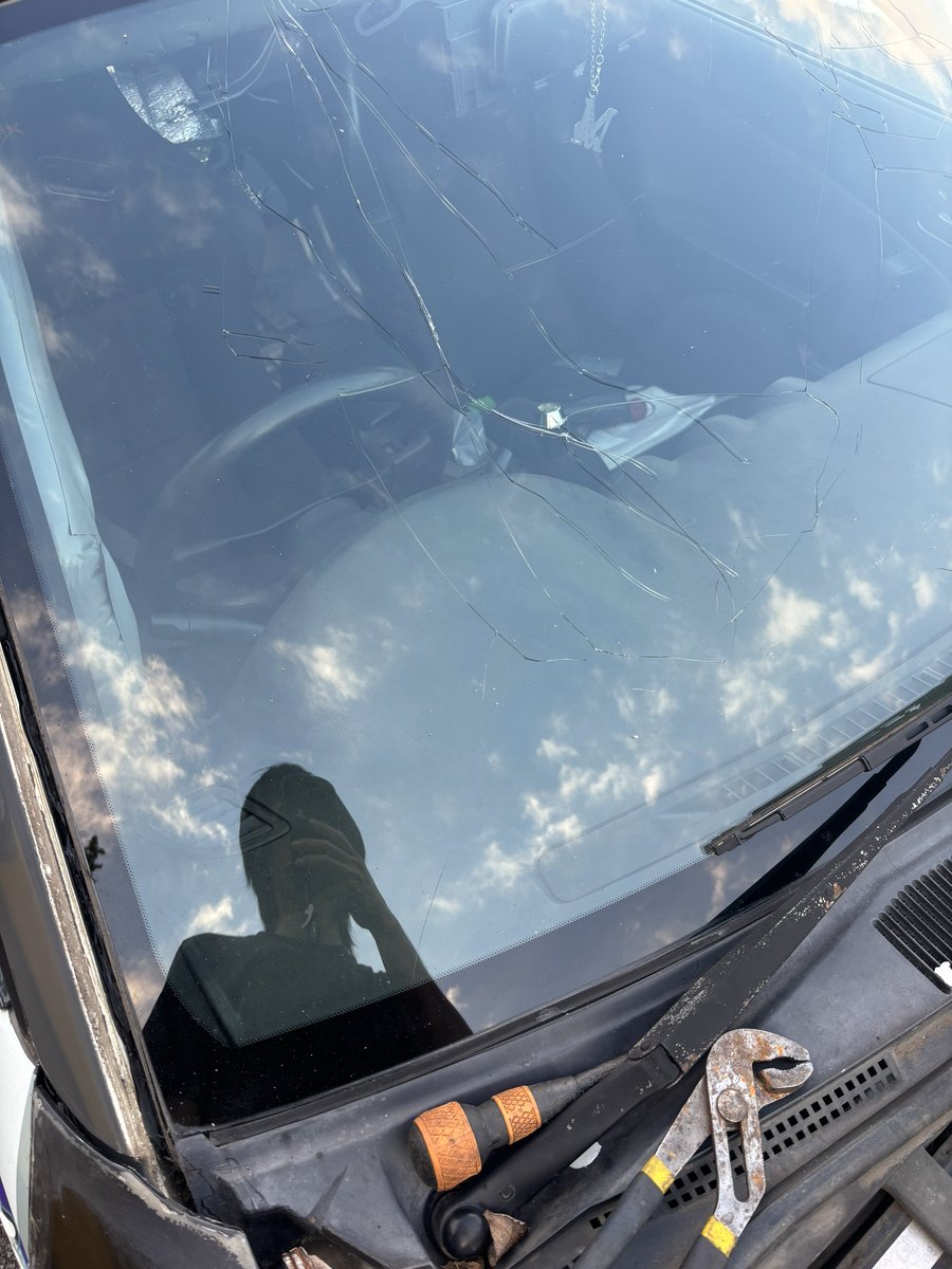 ガラスぶち割った、シルビア蘇生が遠のきました。