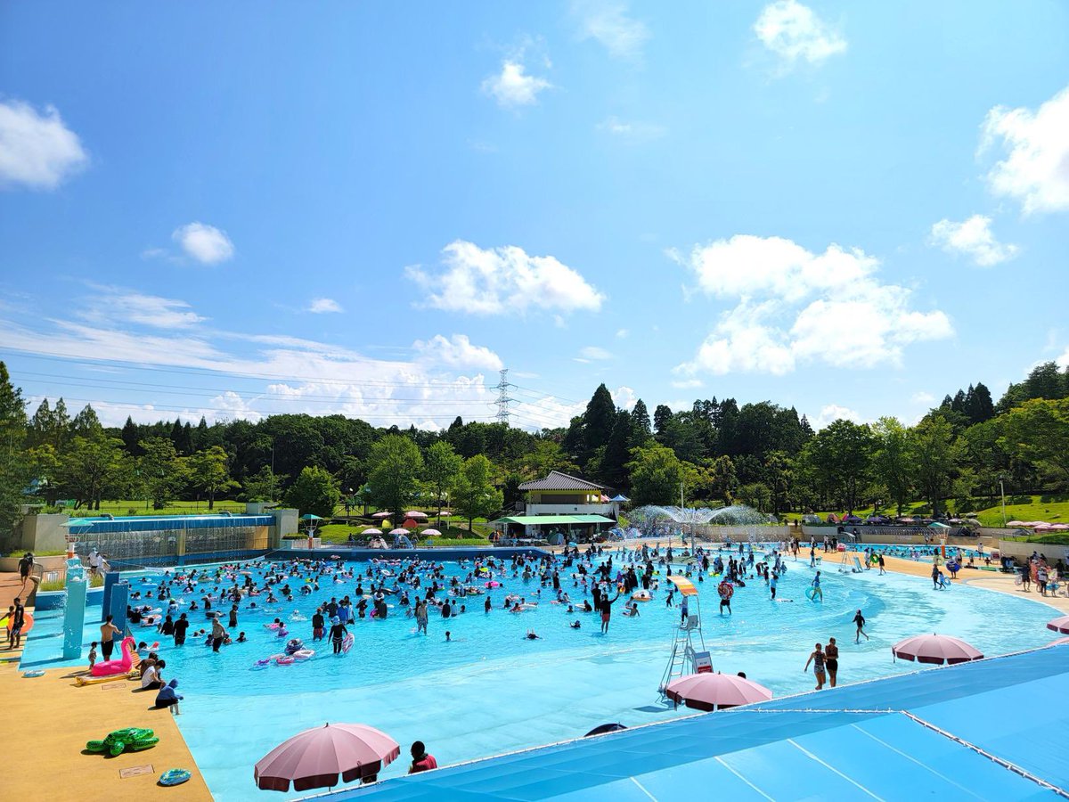 今日は #水泳の日 🏊‍♂️ ＼富山のプールといえば／ ☆広々とした