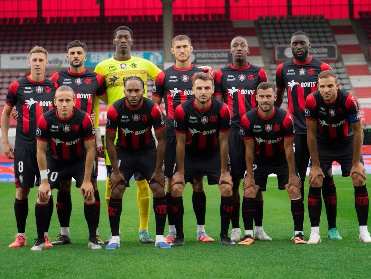 🚨 L'ÂGE MOYEN 👶 DES JOUEURS UTILISÉS LORS DE LA J1 📊

🟢 Quevilly-Rouen : 23,6 ans
🟢 Le Puy : 24 ans
🟢 Villefranche &amp; Aubagne : 24,6 ans

🔴 Orléans : 27,5 ans
🔴 Saint-Brieuc : 28,3 ans
🔴 Fleury : 29,7 ans

➡️ Moyenne du championnat : 25,9 ans