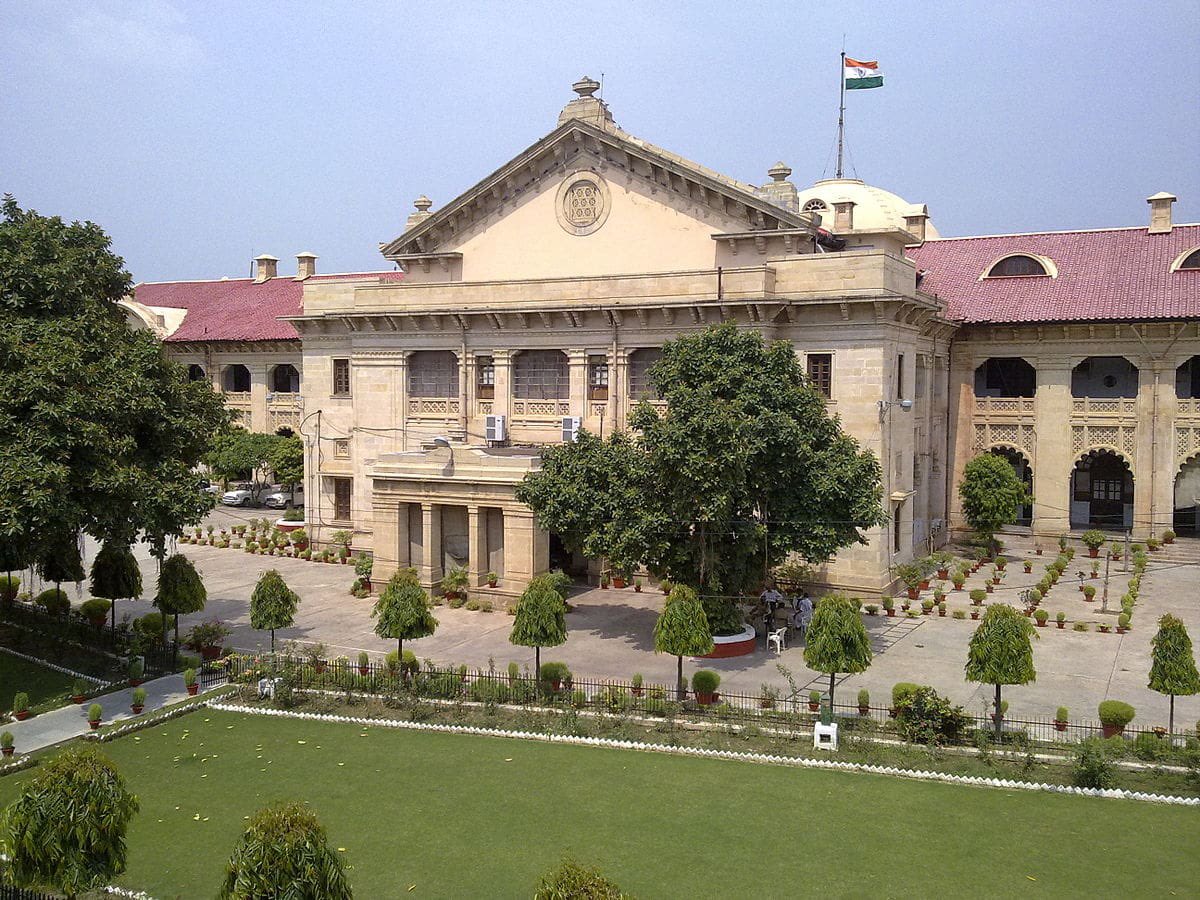 MaktoobMedia's tweet photo. The Allahabad High Court granted anticipatory bail to Aligarh Muslim University (AMU) Professor Dr. Jitendra Kumar, who faces an FIR for allegedly citing instances of “rape” in Hindu mythology during a Forensic Medicine lecture in 2022, observing that “it cannot prima facie be said that the teacher intentionally attempted to disturb public peace and religious sentiments.”

https://t.co/Uu7K4u5mBS