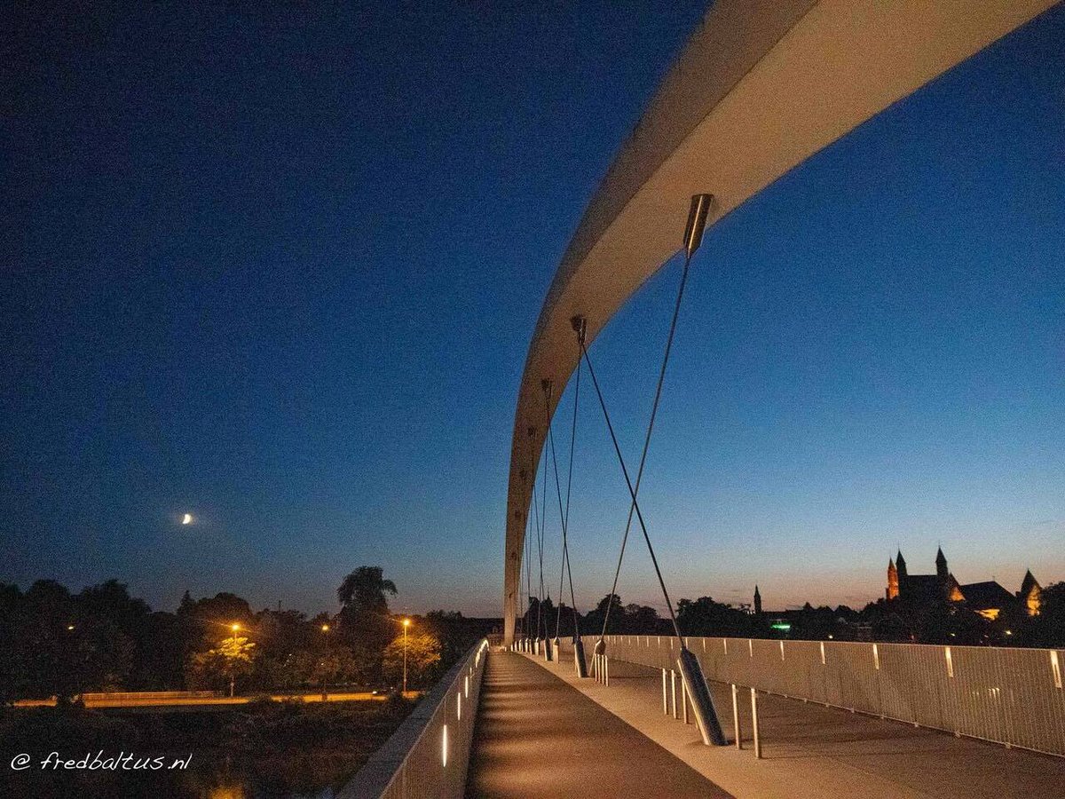 FredBaltus's tweet photo. #maastricht by night
#Omsystemde #f11club #landscapephotography #landscape_lovers #nature #naturelovers #wandelenzuidlimburg #naturephotography #limburg #visitlimburg #1limburgweer #visitzuidlimburg #1limburg #limburglonkt #liefdevoorlimburg #altijdlimburg #toerismelimburg #zui… https://t.co/twphK8XMjY