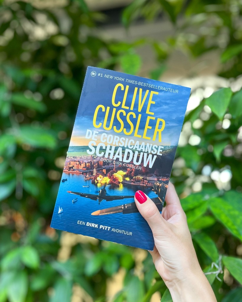 Thrillerliefhebbers opgelet: vanaf vandaag ligt 𝘿𝙚 𝘾𝙤𝙧𝙨𝙞𝙘𝙖𝙖𝙣𝙨𝙚 𝙨𝙘𝙝𝙖𝙙𝙪𝙬 van Clive Cussler in de boekhandel! Kunnen Dirk Pitt en zijn kinderen de wereld weer redden van een catastrofe?
thehouseofbooks.com/boek/3341/cliv…