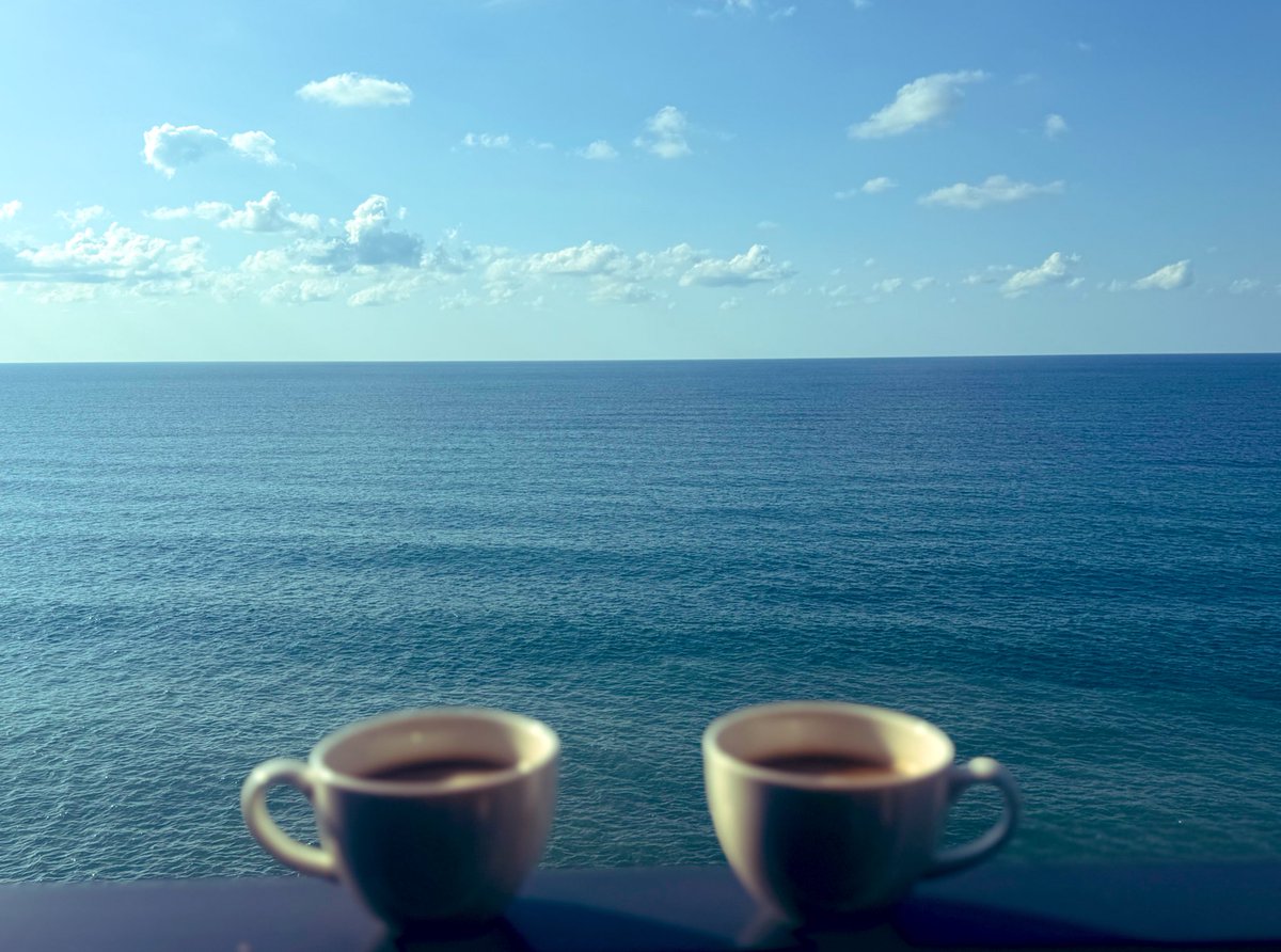 sssimsekkk's tweet photo. Günümüz aydı🌊☕️👩🏻‍❤️‍💋‍👨🏻 https://t.co/rJGu4SM1hT