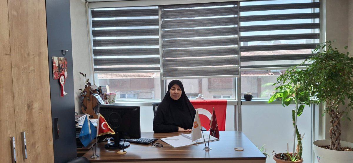 Ümraniye için nöbetteyiz. 🇹🇷

Bugün, İlçe Başkanlığımızda Yönetim Kurulu Üyemiz Reyhan Söylemez nöbetçidir. 

Nöbet Saatimiz: 
⏰ 11.00-16.00

✍️ Soru, görüş ve önerileriniz için İlçe Başkanlığımızı ziyaret edebilir; 

☎️ 0216 443 15 19 ' yi arayabilirsiniz.