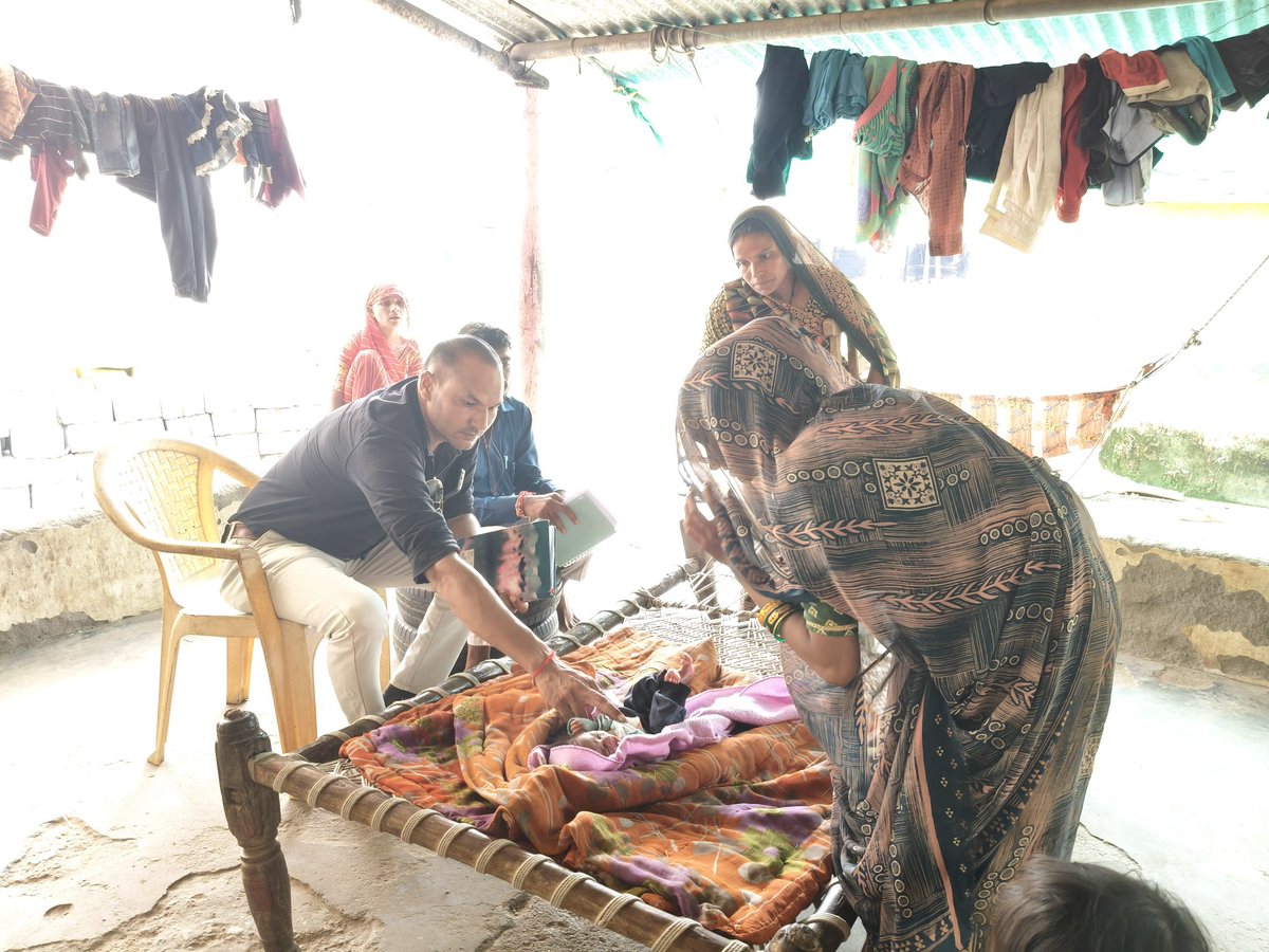 chiragrathod33's tweet photo. આજ રોજ #AAM_VAVDI ના #વેણાના_છાપરા ખાતે #MPHC શ્રી દવારા #HBNC_VISIT સુપરવિઝન કરવામાં આવ્યું. https://t.co/gtQSUBsBJ6