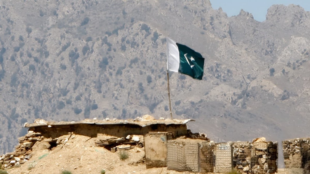 ZrumbeshEnglish's tweet image. #BREAKING Jhao: Unknown Armed men Attack on Pakistani Forces.

Zrumbesh News 

Read more: english.zrumbesh.com/6801/
#Awaran #Balochistan