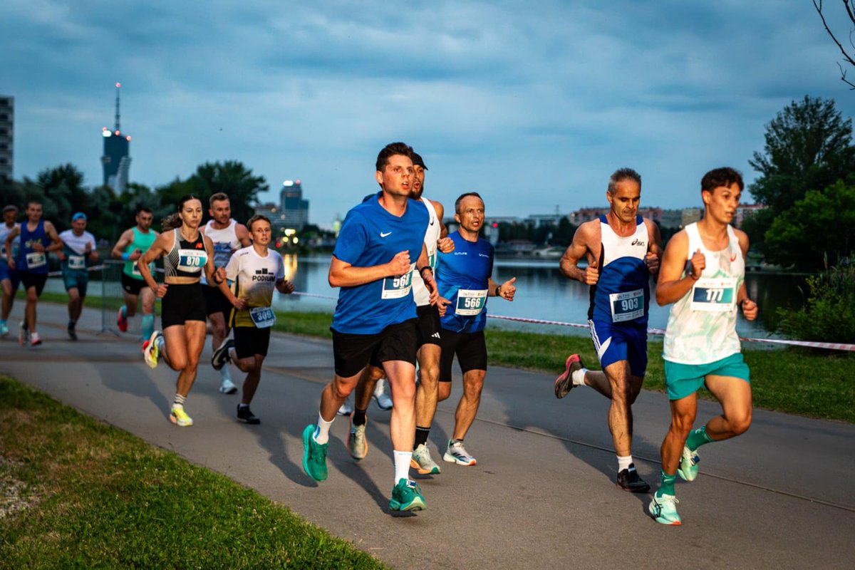TomsonTomek's tweet photo. 🌙 Zamiast Netflixa – bieg na 5 km po zmroku 😅
Numer 568 dał z siebie wszystko!

5km🔜19:20sekund.

Już nie mogę doczekać się kolejnych startów! 🏁
#Rzeszów #acisc #bieganie #bieganiepl #run #runrzeszow #running #runhappy #fitness #dc #fyp #motywacja #love #motivation  #runnight https://t.co/Buozyymtji