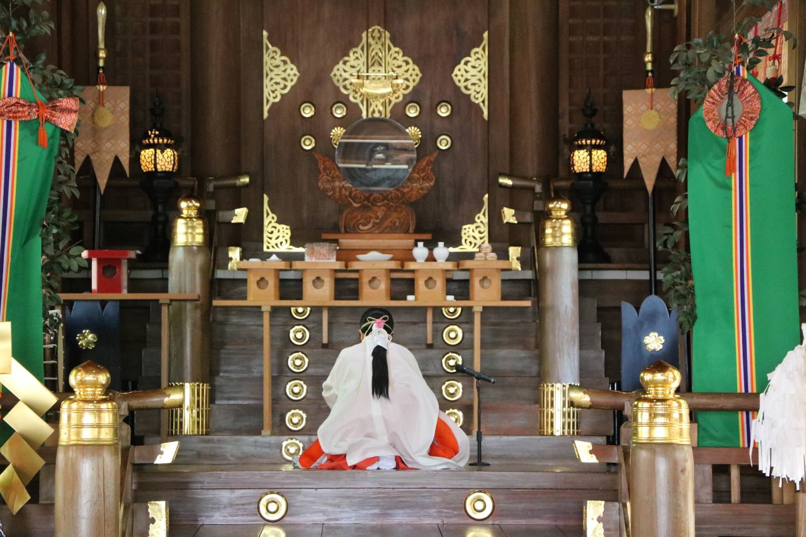 護國神社大総覧　―英霊鎮魂と神もうで―　政治・経済研究会（初版） 令和七年度 兵庫縣神戸護國神社 終戦八十年記念日祭 - 大日本者