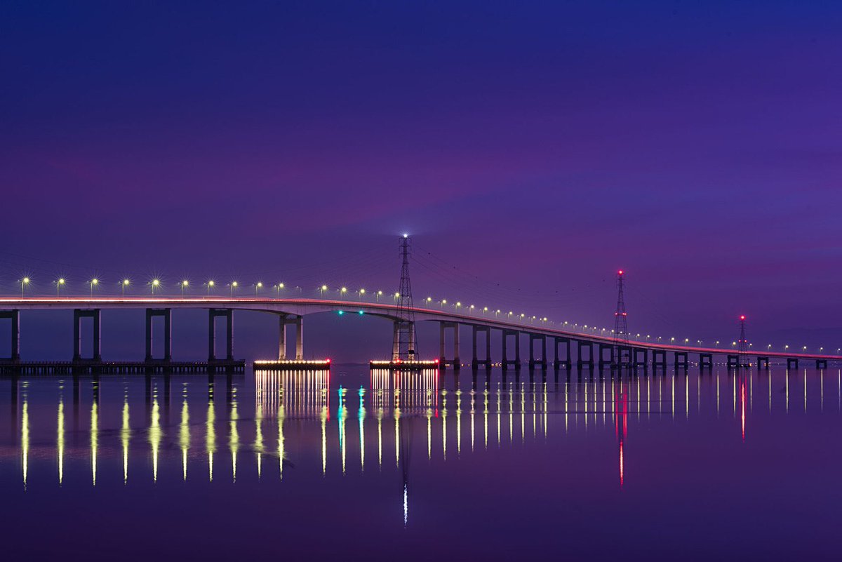 kunmiadelokiki's tweet image. Our politicians are the problem. Every chance they get is for looting. The San Mateo Hayward Bridge in California is almost the same length as the Third Mainland Bridge &amp;amp; far more elaborate. It cost ₦107 billion (US$70 million) to build &amp;amp; ₦306 billion (US$200 million) to widen…