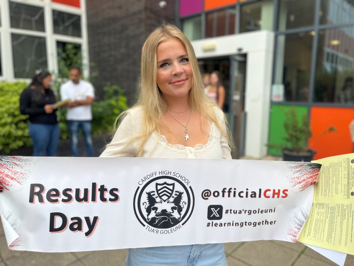 officialCHS's tweet photo. Hard work pays off! Llongyfarchiadau, Susie. Enjoy studying medicine at @cardiffuni #proud #nextsteps https://t.co/p5u4IBOp4Y