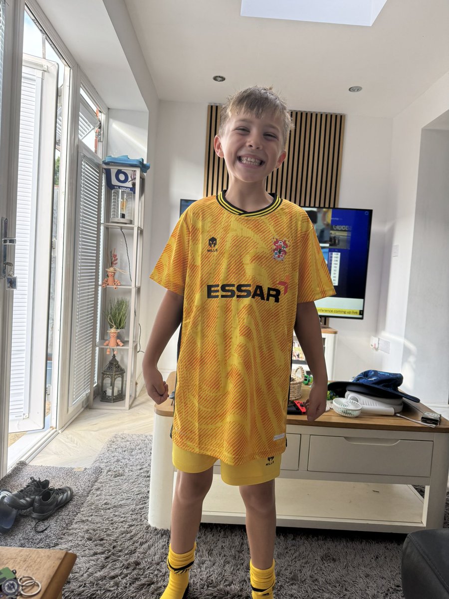 One happy little lad <a href="/TranmereRovers/">Tranmere Rovers FC</a> <a href="/Lukemcgee1/">Luke McGee</a>