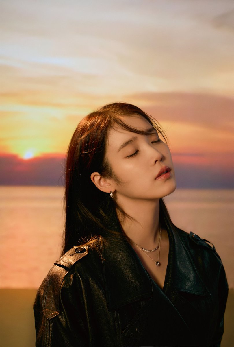 Dlwlrma_home's tweet image. Omg look at THE QUEEN