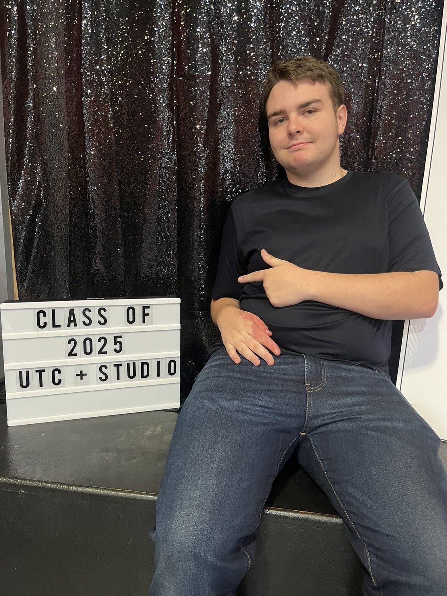 The Studio Liverpool (@lpoolstudio) on Twitter photo Congratulations Harrison! After collecting his results he’s off to <a href="/edgehill/">Edge Hill University</a> to study contemporary history and politics. “It’s the local aspect - it’s a really modern university offering the best way to learn and a nice environment.” Enjoy Edge Hill Harrison! #alevels2025 Congratulations Harrison! After collecting his results he’s off to <a href="/edgehill/">Edge Hill University</a> to study contemporary history and politics. “It’s the local aspect - it’s a really modern university offering the best way to learn and a nice environment.” Enjoy Edge Hill Harrison! #alevels2025