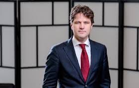 Pacolito9's tweet photo. Bontenbal/CDA in #deoranjezomer: 70000 immigranten erbij is net zoveel per hoofd van bevolking als in andere landen.

Klassieke politieke rekenfout: sla dat eens om naar de oppervlakte van het betreffende land.

Met zo'n kortzichtige rekenwijze gaat onze cultuur naar de knoppen. https://t.co/qM8ZNDwKkc