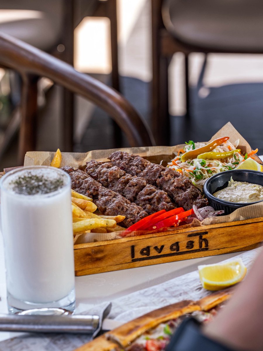 Lavash's tweet photo. Zırhta çekilen kıymasıyla ağızda dağılan bir lezzet şöleni ister tabakta, ister pide arasında veya lavaşta seni bekliyor! https://t.co/xYQLAOe9PH