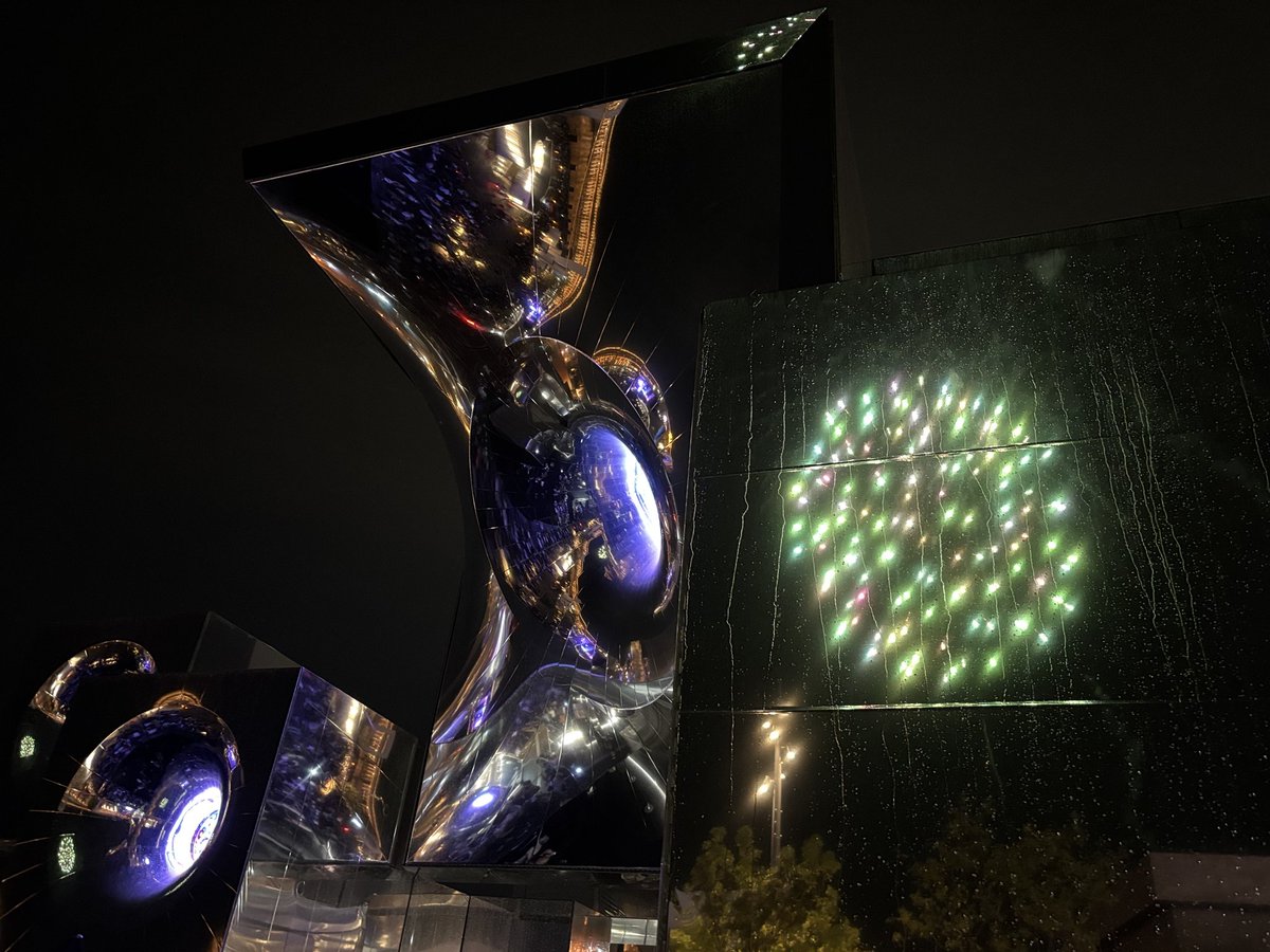 u6s362fb's tweet photo. 花火🎆を反射するヌルヌル

@expo2025_null2 
#null2 
#expo2025 
#100日後ヌルになるパビリオン https://t.co/47hJ484qRp