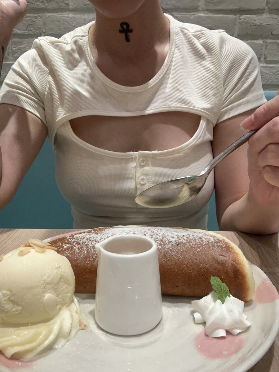 好久沒更新了 最近天天都在直播也很久沒拍照了