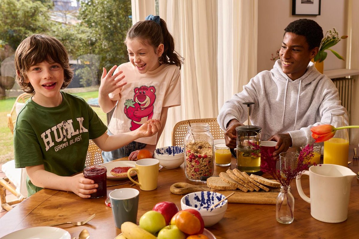 Cómo hacer que la vuelta al cole sea divertida 👉 ofreciéndoles sus héroes favoritos 💙
 
¿Marvel o Disney? ¡Que elijan ellos mismos su camiseta preferida! 
 
Una selección a pequeños precios ⬇️
bit.ly/2508_new_in_vu…
 
©Disney ©2025 MARVEL