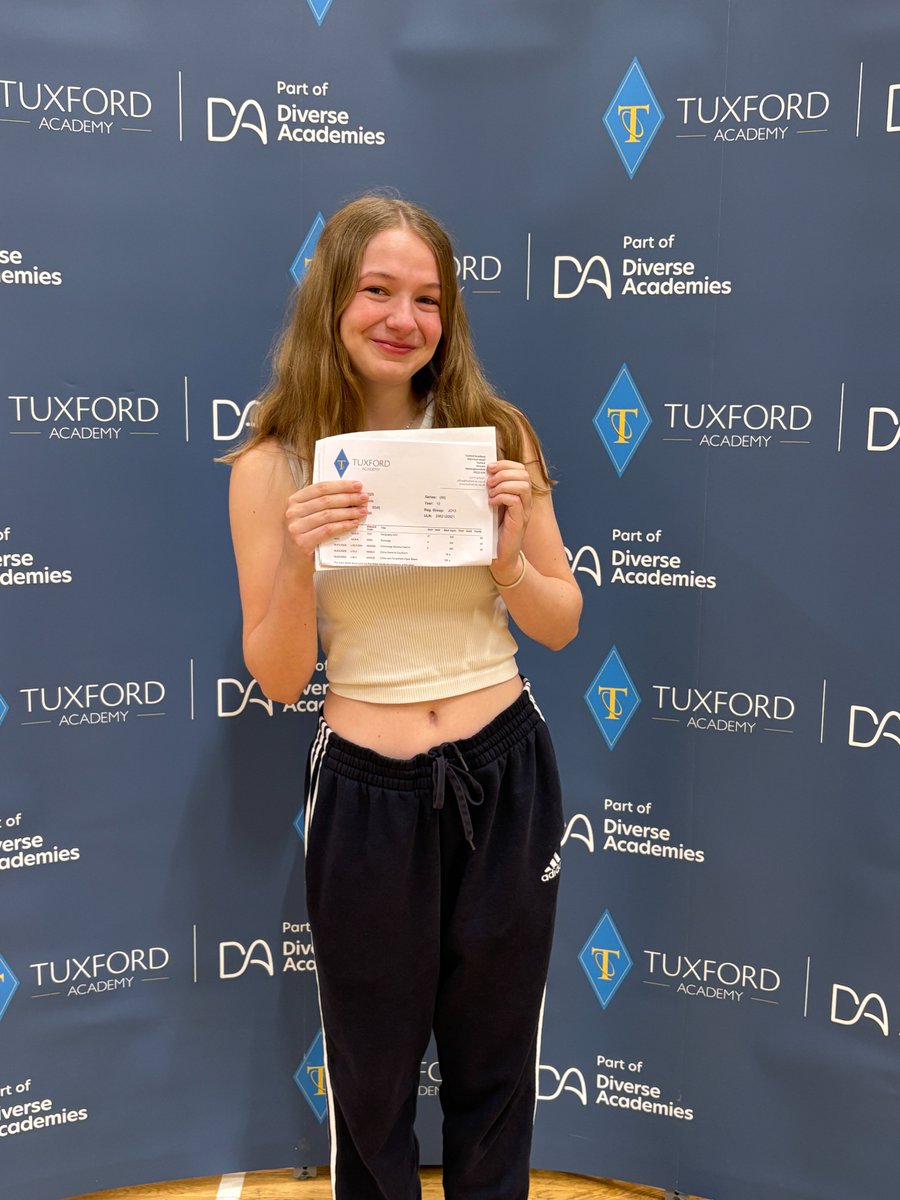 Congratulations to Georgia who achieved A*AA in A level geography, sociology and BTEC in criminology. We wish Georgia every success in the future! ✨
#ALevelResultsDay #alevels2025 #tuxfordacademy