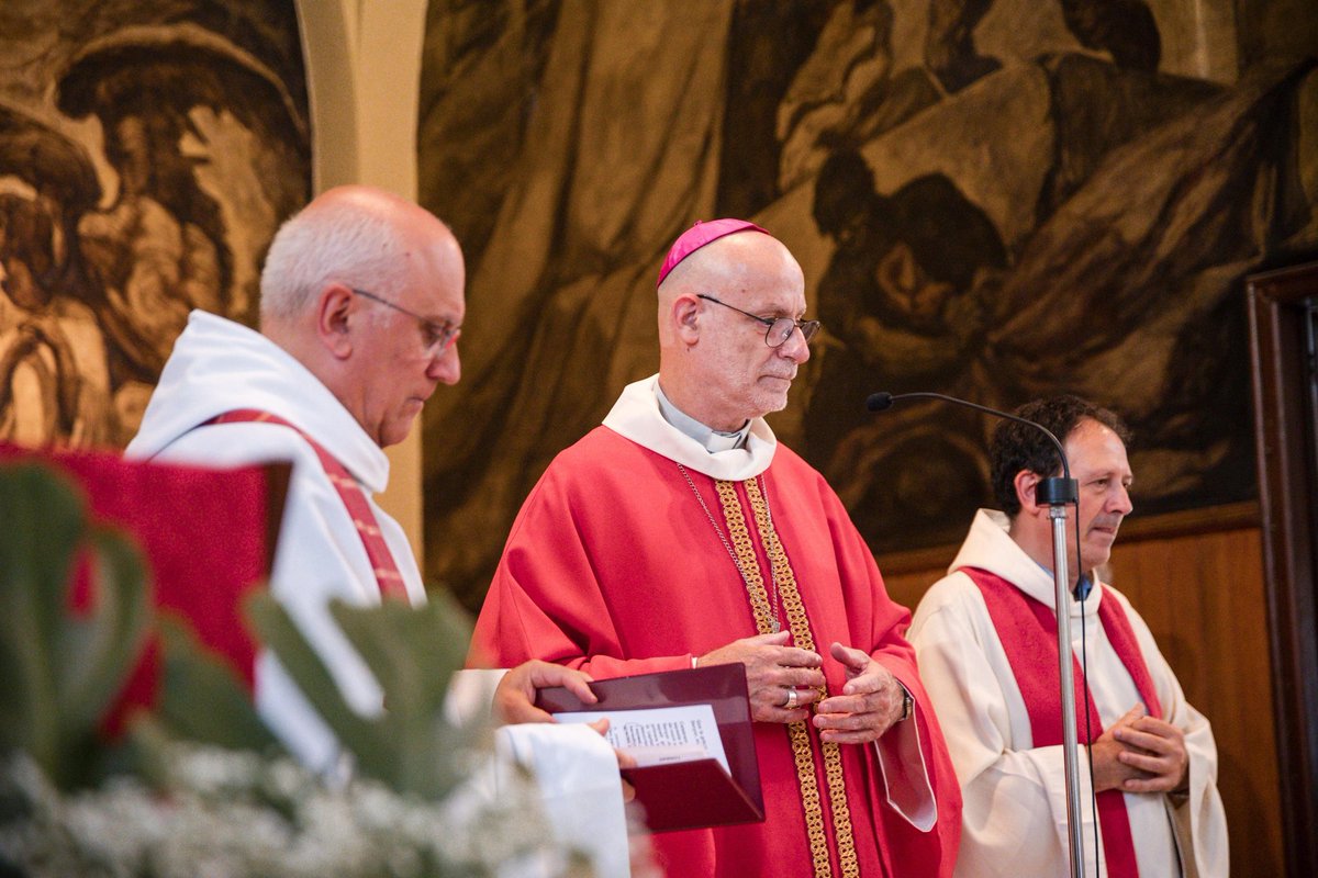 "Mirem de ser, com a comunitat eclesial, aquest rostre de Crist que guarda el seu amor des de sempre per als altres, més especialment per als qui se senten profundament abandonats. Seguirem així l’exemple dels sants".
Dilluns, a l'Ofici de Festa Major de Santa Susanna.