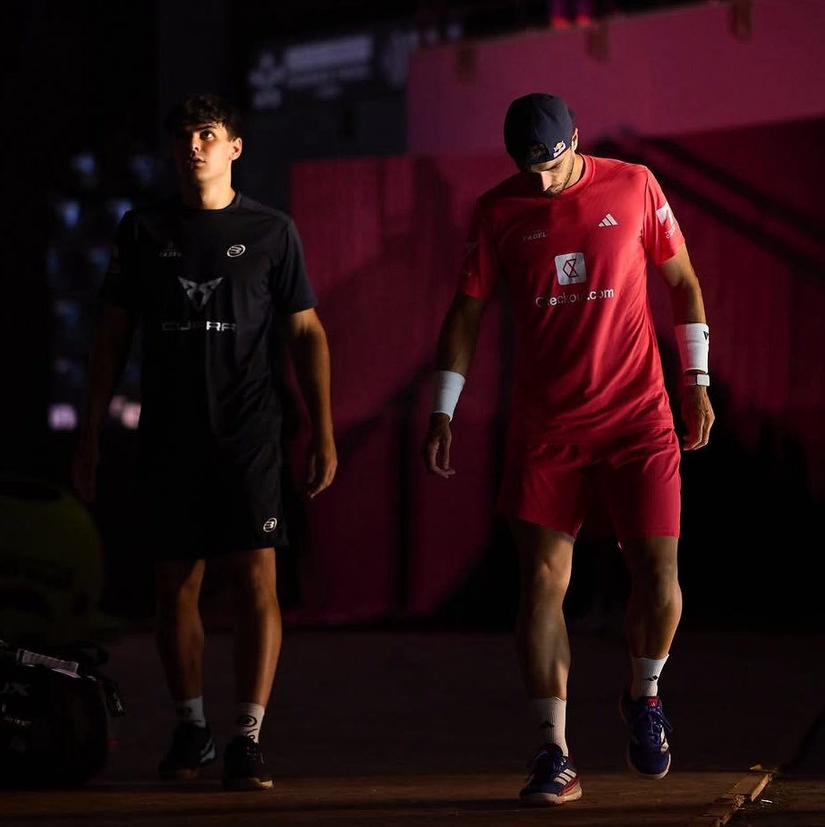 yosoytupadelofi's tweet photo. Iba a publicar un posible Line-Up🚹 molón para 2026 si Chingalan y Lebrupa se separan pero tengo dudas... sobre todo con Pablo Cardona.

Si levanta el nivel de aquí a diciembre yo creo que puede darte más que Yanguas al ser zurdo, y ya le ha ganado a Coello.

¿Qué haríais? 👽🦖🦍 https://t.co/yzsiG4IoG7