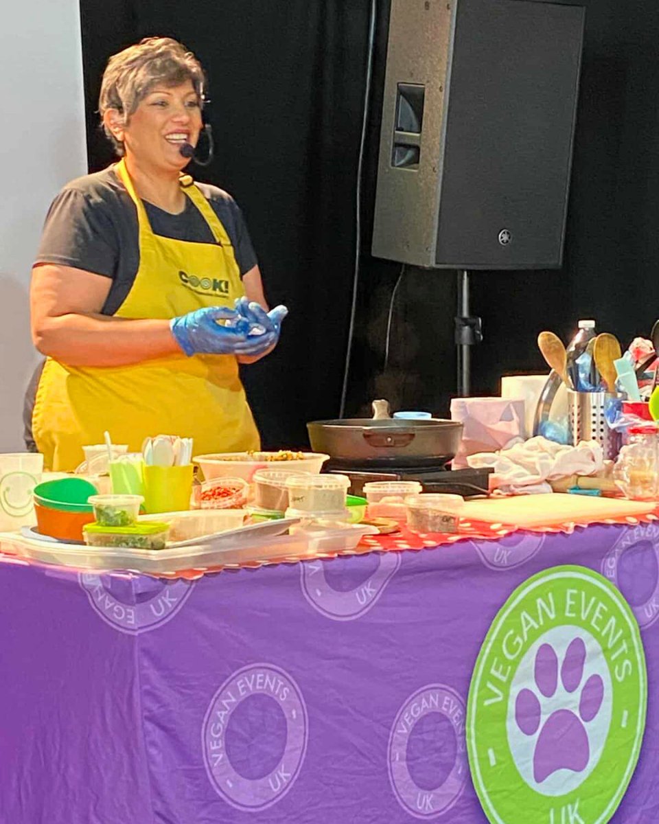 COOK! with the Vegetarian Society (@cookwithvegsoc) on Twitter photo What a weekend! โจ
Lajina brought warmth, flavour, and flair to Leeds Vegan Summer Festival with <a href="/VeganEventsUK/">Vegan Events UK</a>. Her cookery demos were a true crowd-puller, and her passion lit up the room!
Swipe to see her in action ๐ฅ
#VeganEventsUK #COOKAncoats What a weekend! โจ
Lajina brought warmth, flavour, and flair to Leeds Vegan Summer Festival with <a href="/VeganEventsUK/">Vegan Events UK</a>. Her cookery demos were a true crowd-puller, and her passion lit up the room!
Swipe to see her in action ๐ฅ
#VeganEventsUK #COOKAncoats