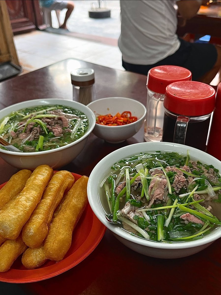 AsiaKingTravel's tweet image. Découvrez #Hanoi d&apos;une journée en savourant les #spécialités locales au cœur de ses rues animées et pleines de vie 
#voyage #cuisine #vietnam 
------------------------
👉asiakingtravel.fr/tour/gout-la-c…