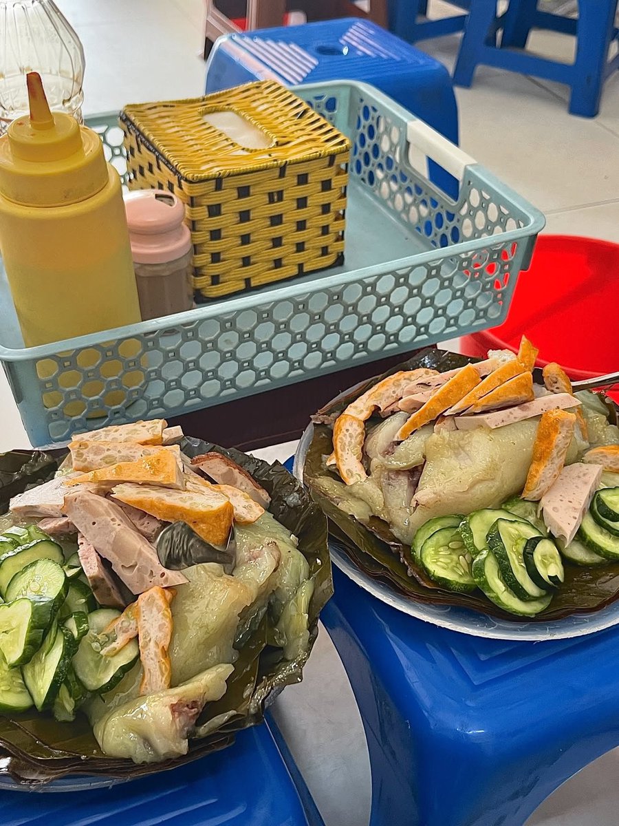 AsiaKingTravel's tweet image. Découvrez #Hanoi d&apos;une journée en savourant les #spécialités locales au cœur de ses rues animées et pleines de vie 
#voyage #cuisine #vietnam 
------------------------
👉asiakingtravel.fr/tour/gout-la-c…