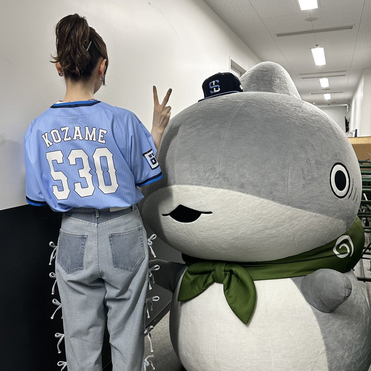 kozame_info's tweet photo. 『映画 #おでかけ子ザメ
　　　　とかいのおともだち』

#埼玉西武ライオンズ コラボ
#花澤香菜 さんのセレモニアルピッチ終了⚾️✨

KOZAME
　530

沢山のご声援ありがとうございました✨
この後の子ザメちゃん登場をお楽しみに! https://t.co/VTYDquXK6g