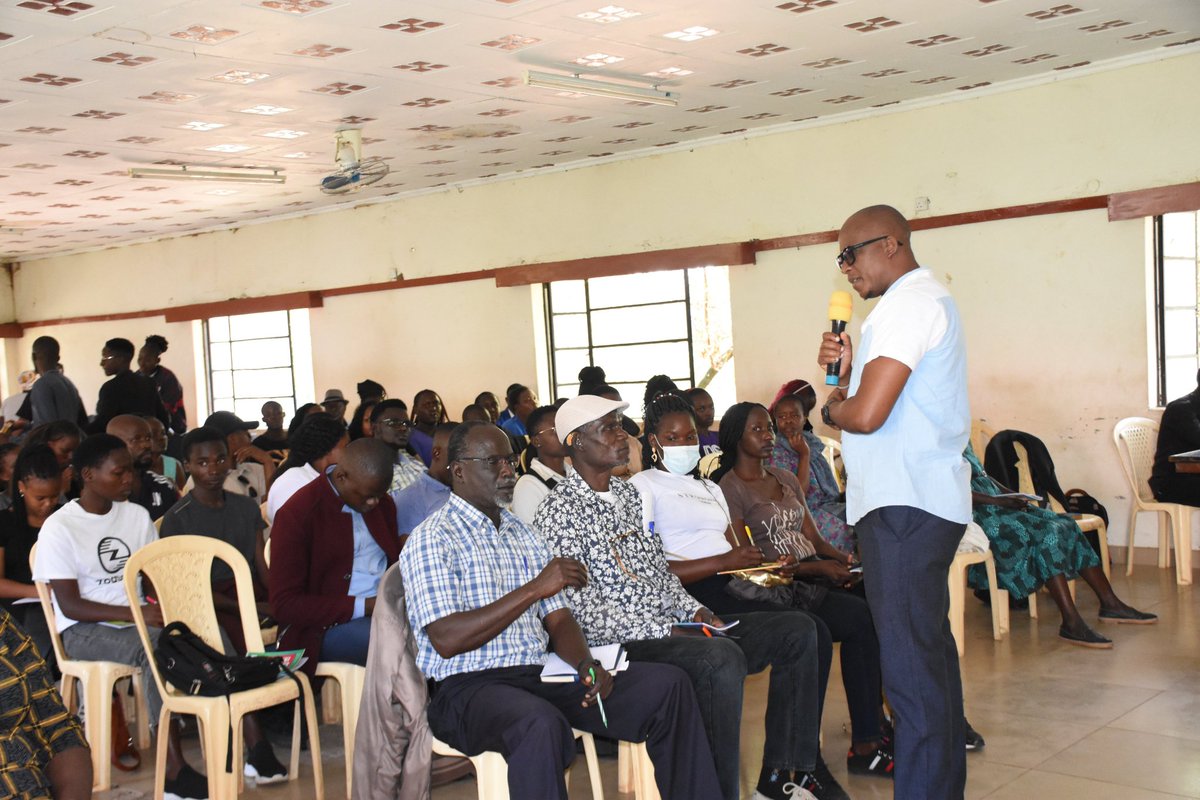 GodwinAyata's tweet photo. The elders unpack how they understand #SDGs in the local language. Localization of #SDG5 with Target on social behavior change on gender issues to reduce the Budden of unpaid care work.
#GenderEquality #TwendekazinaSDGs #LeaveNooneBehind #Raceto2030 https://t.co/6krggvyrZd