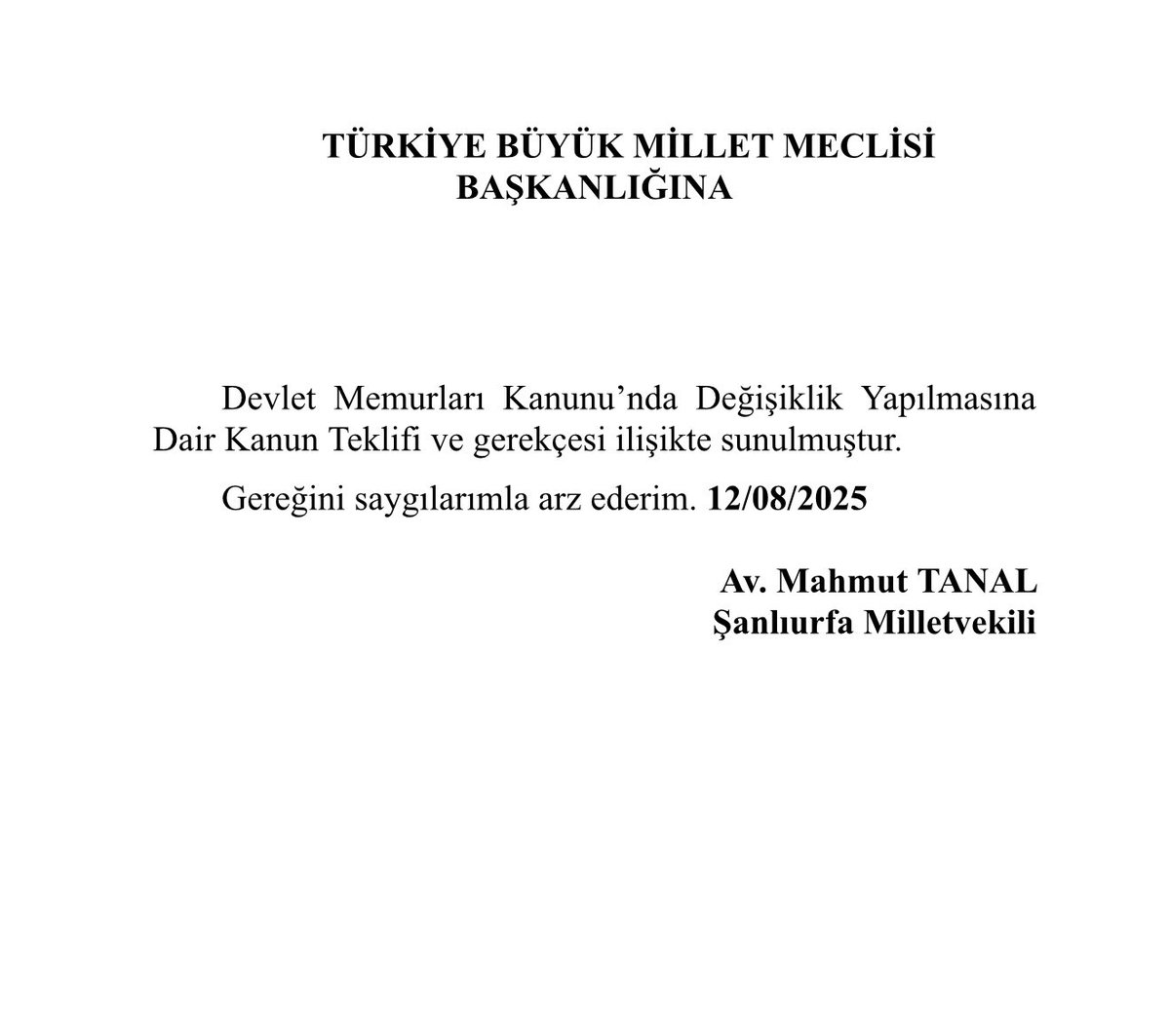 MTanal's tweet photo. Polisin hakkını alması için kanun teklifi verdik

Günün 24 saati 12/24 – 12/36 vardiyalarla görev yapan polislerimiz haftalık 40 saati aşan fazla mesailerine rağmen mevzuat boşluğu nedeniyle hak ettikleri ücreti alamıyor

657 sayılı DMK’nın 178 inci maddesine yaptığımız değişiklik teklifi ile 101 inci madde kapsamındaki personelin başta polisler olmak üzere fiilen yaptığı fazla mesainin her saati ücretle karşılanacak

Bu düzenleme ile
Anayasanın 55 inci maddesindeki ücrette adalet ilkesi hayata geçecek
Yargı kararlarının işaret ettiği mevzuat boşluğu giderilecek
Emniyet personelimizin mağduriyeti sona erecek
Çalışma barışı ve adalet sağlanacak

Polisimizin alın teri karşılıksız kalmayacak

@EmniyetGM @PolislerSayfasi