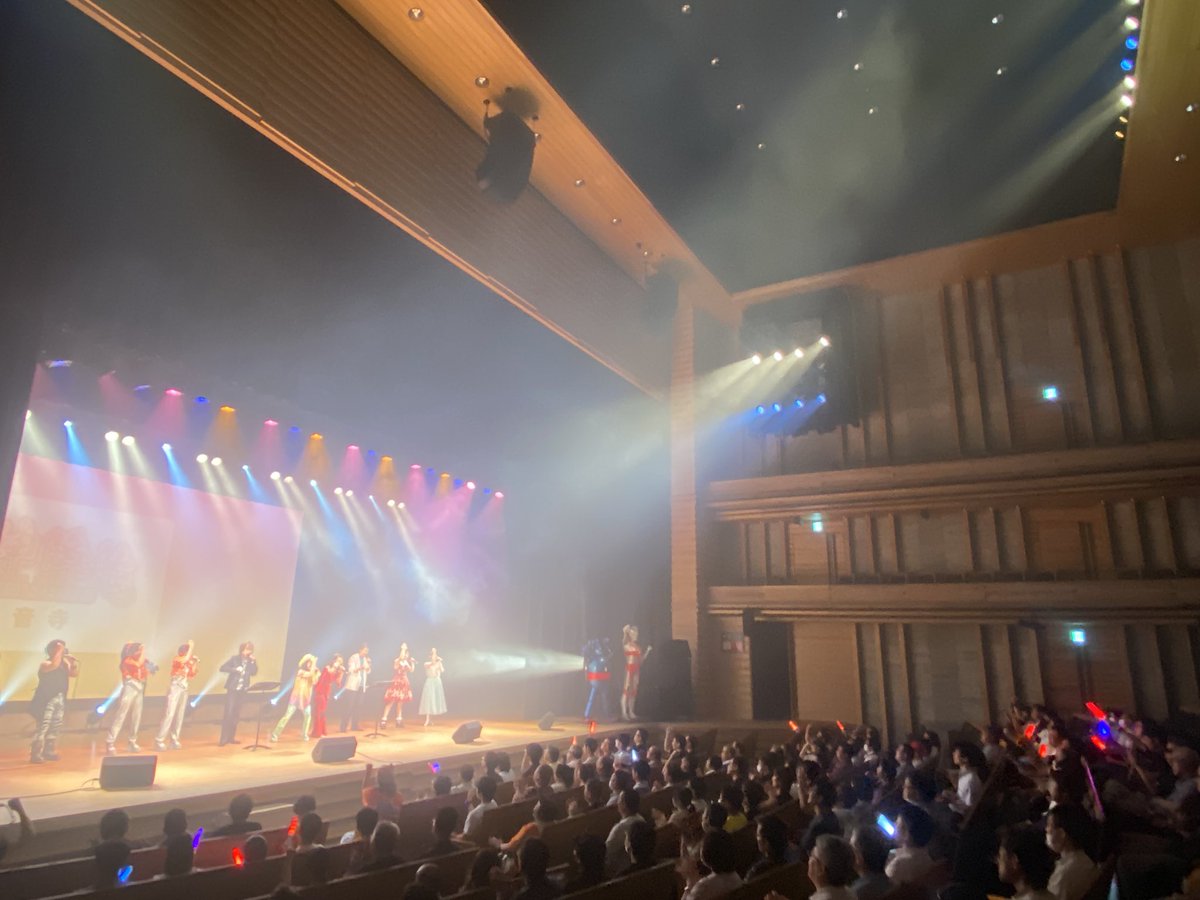 miqaura's tweet photo. 仲良し出演陣での観音寺アニソンLIVE🎵ずうっーと楽し過ぎてキャピキャピでした〜🎵
何よりも会場に来て下さった皆さんの熱さ💕そしてほんわか包み込んでくれる様な優しさに満たされ✨
讃岐うどんも最高に美味しかったよぉ✌️また会いましょうね‼️

#観音寺 #アニソン https://t.co/uIpkSeOrsT
