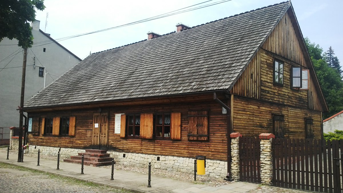 + 16670

14 VIII 1941 r. męczeńska śmierć św. Maksymiliana Marii Kolbe - zamordowanego przez Niemców w obozie koncentracyjnym Auschwitz.

Dla Pana Boga - jesteś świętym,
Dla Niepokalanej - jesteś Jej wiernym naśladowcą,
Dla nich - jesteś "Myszką Miki" niegodnym miejsca w muzeum,