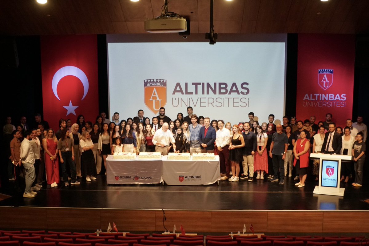 21 Temmuz – 13 Ağustos arasında üç farklı yerleşkemizde, hem yüz yüze hem de dijital kanallar üzerinden 15 binden fazla aday öğrenciyle bir araya geldik. Üniversitemizin vizyonunu ve farkını anlattığımız bu yoğun süreci, bugün Fatma Altınbaş Konferans Salonu’nda düzenlenen