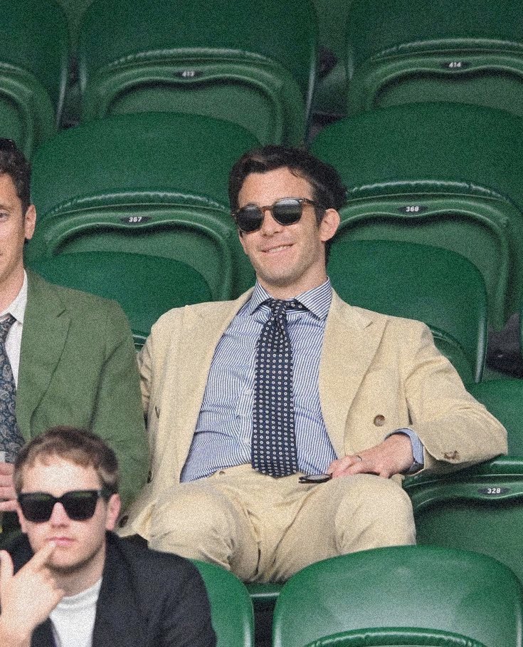 _thompsoncloud's tweet image. 💌
•
•
•
•
•
#lukethompson #alittlelife #benedictbridgerton #bridgerton
#fanpage