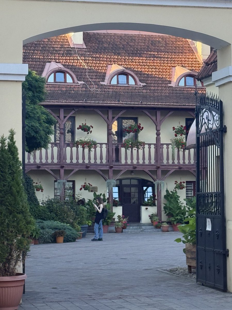 Иду на встречу в Гродно с Полиной , твиттерской девчонкой 🍷🍷