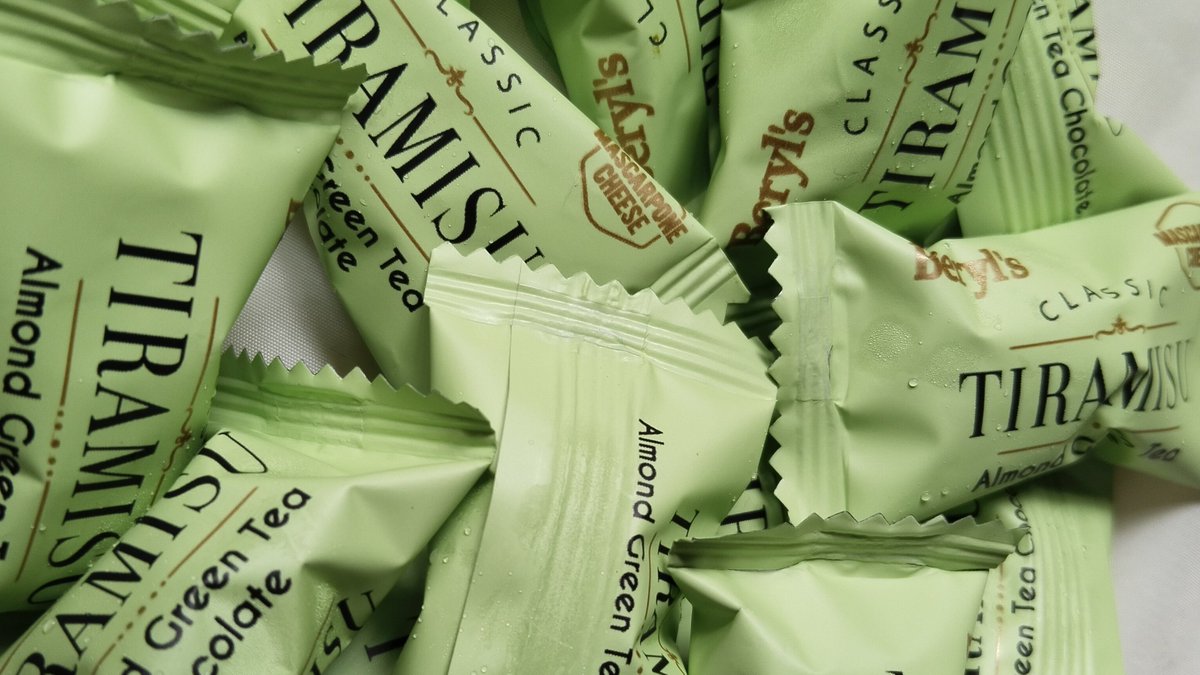 apolokacang's tweet photo. these matcha snacks will turn haters into lovers, soon they’ll say “more matcha pls!!” https://t.co/5qKA2mHnR3