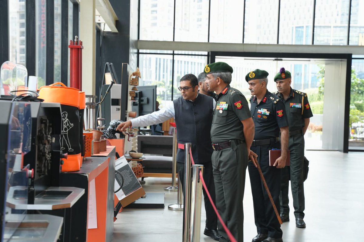 westerncomd_IA's tweet image. #CapabilityDevelopment
#TechnologyAbsorption

Lt Gen #ManojKumarKatiyar, PVSM, AVSM visited Technology-Hub &amp;amp; Technology-Works at Secunderabad to take a view of the technologies &amp;amp; products being incubated.
#ArmyCommander #WesternCommand also visited local industries producing…
