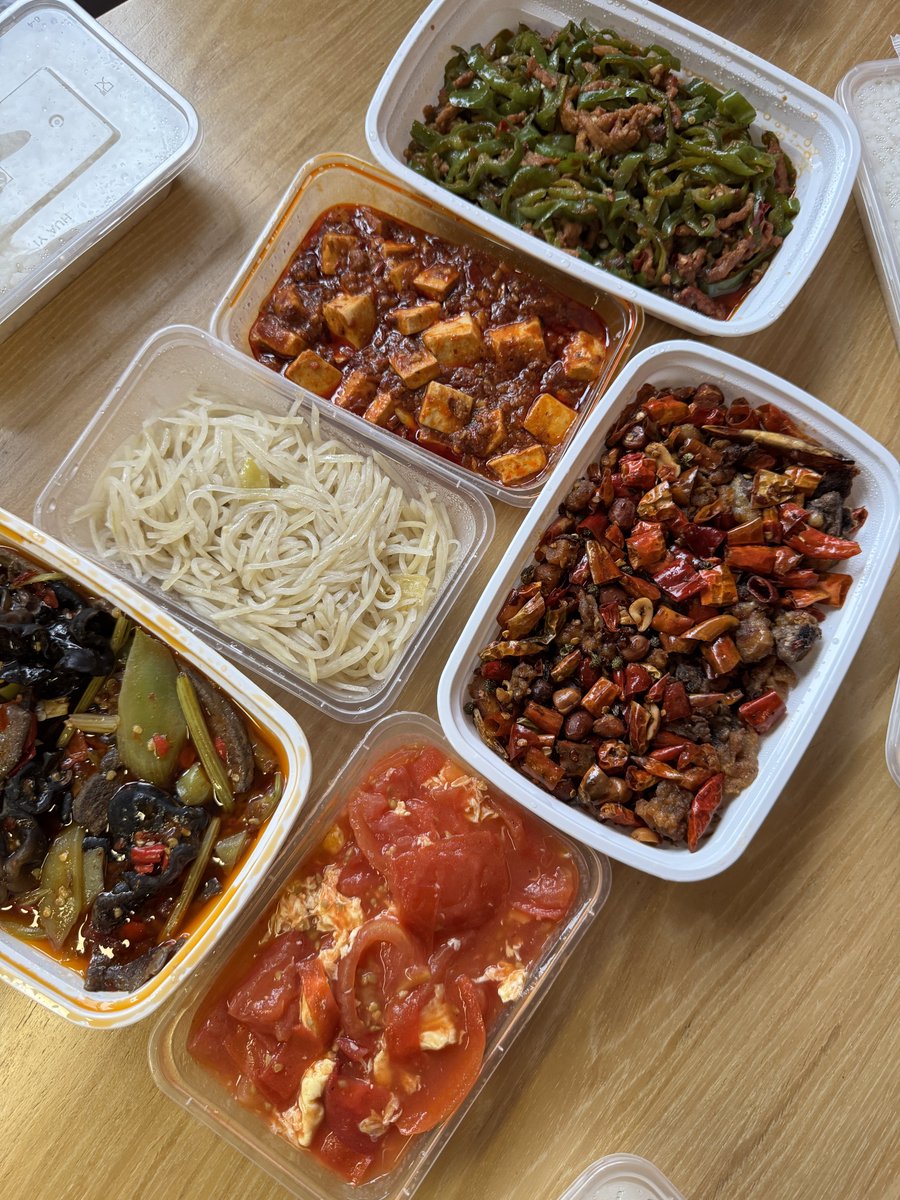 아직도 호텔에서 안나감 ㄹㅈㄷ