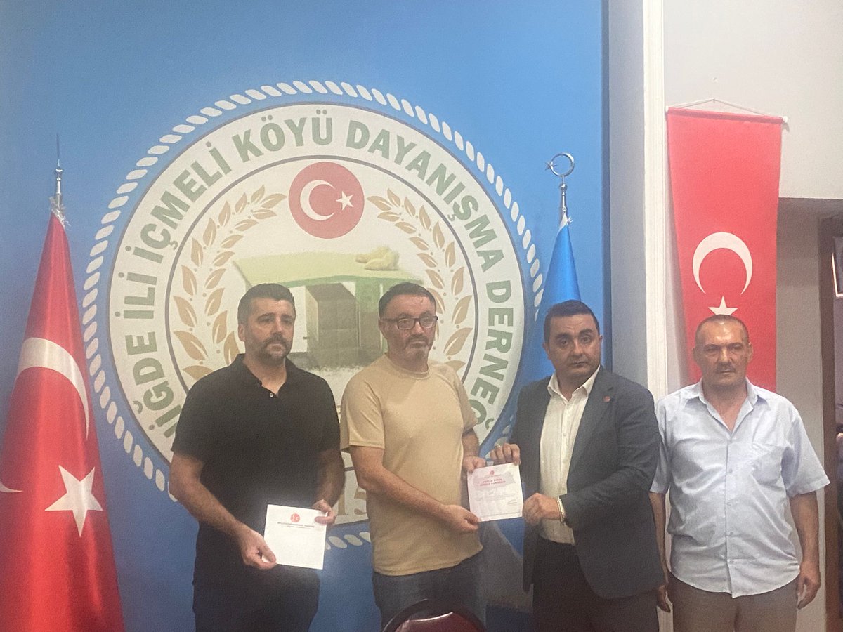 <a href="/mhp_fatihilce/">MHP Fatih</a> Başkan Yardımcılarımız Sn. <a href="/AhmetCicek_mhp/">Ahmet Çiçek</a>  ve Sn. <a href="/66alikaya/">Ali Kaya Yesil</a> , Teşkilat Bşk. Yrd. Asım Diler, Niğde İki, İçmeli Köyü Derneği Başkanı Sn. Doğan Özalp Beyi Ziyaret Ederek, 16 Ağustos Cumartesi Günü, Saat 12.00'da, İstanbul/Bakırköy Wow Otelde Düzenlenecek Olan "