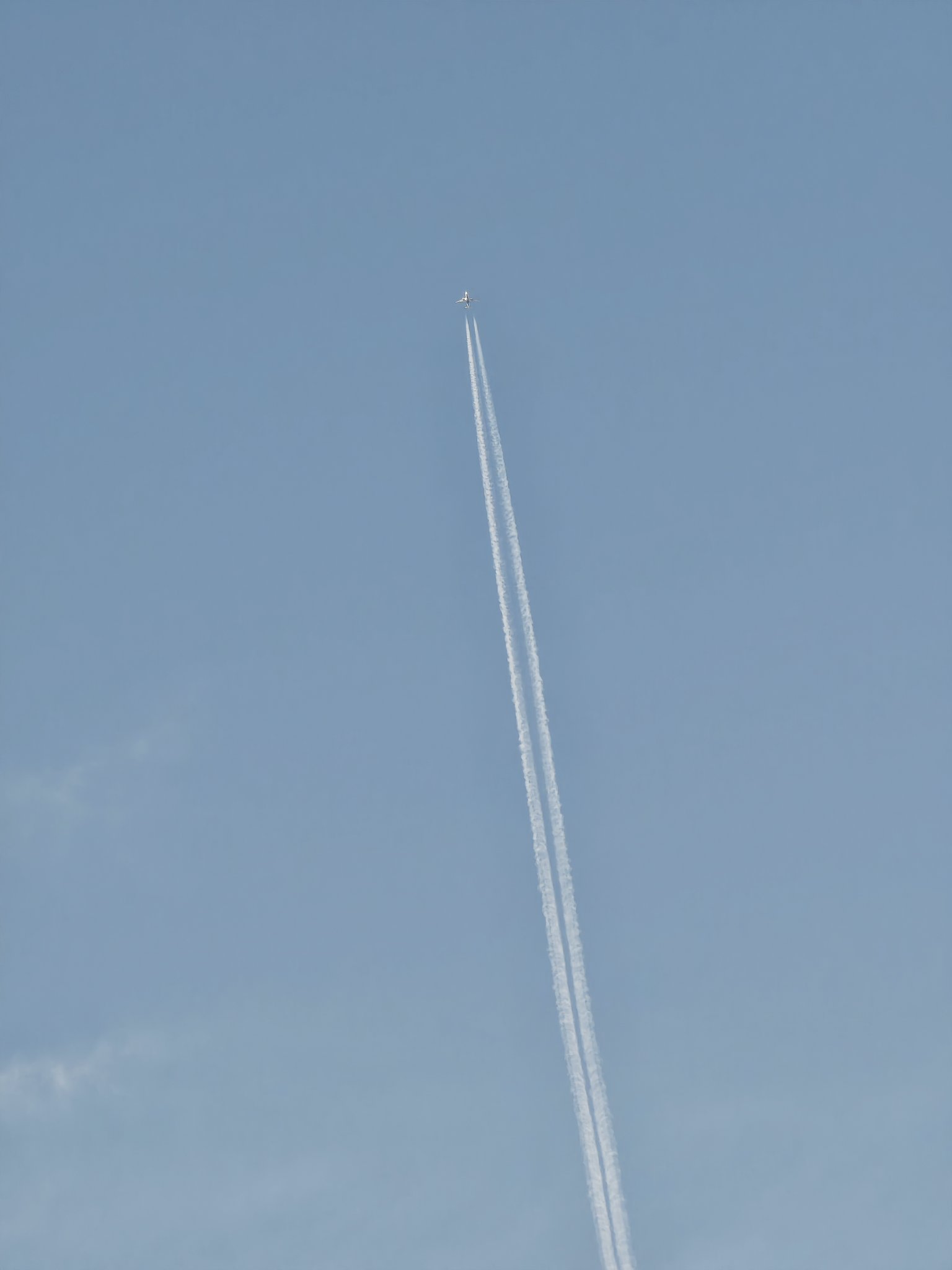 ひこうき雲 f999674652bcbee4e100fd39a35acd