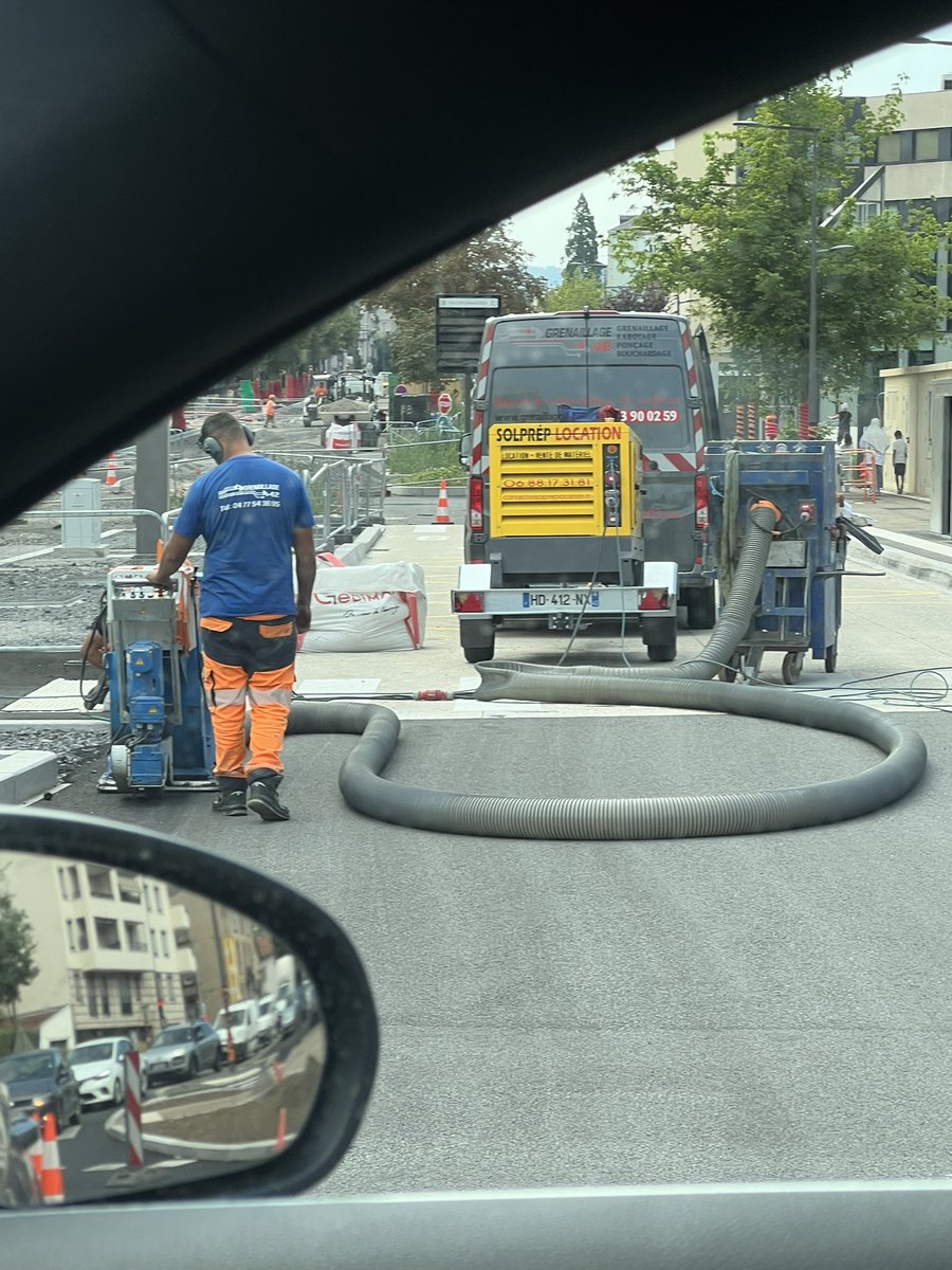 Ccil lprt (@laportececile) on Twitter photo Accès impossible Bd Berthelot encore une fois aucune considération pour les commerçants et les professions libérales du secteur, aucune alternative proposée <a href="/smtc63/">SMTC-AC</a> Accès impossible Bd Berthelot encore une fois aucune considération pour les commerçants et les professions libérales du secteur, aucune alternative proposée <a href="/smtc63/">SMTC-AC</a>