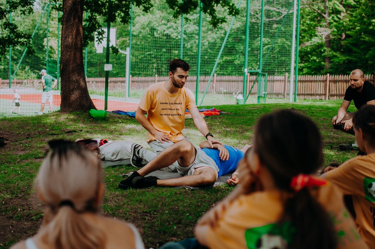 ⚽Piłka w grze! Drugi mecz w ramach GWMD 2025 rozegraliśmy z osadzonymi w ZK w Nowym Wiśniczu i ich rodzinami. Po meczu odbył się piknik dla rodzin, z kiełbaskami z ogniska, śpiewami przy gitarze, oraz warsztaty z pierwszej pomocy. 
<a href="/networkcope_fr/">networkcope_fr</a> 
<a href="/SW_GOV_PL/">Służba Więzienna</a> 
<a href="/BambiniNOsbarre/">Bambinisenzasbarre</a>