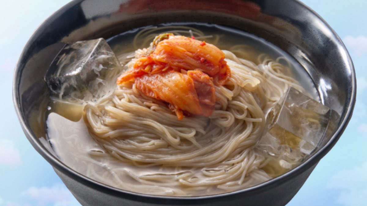現在カラオケまねきねこでは、 期間限定で【冷麺】を販売中だにゃ