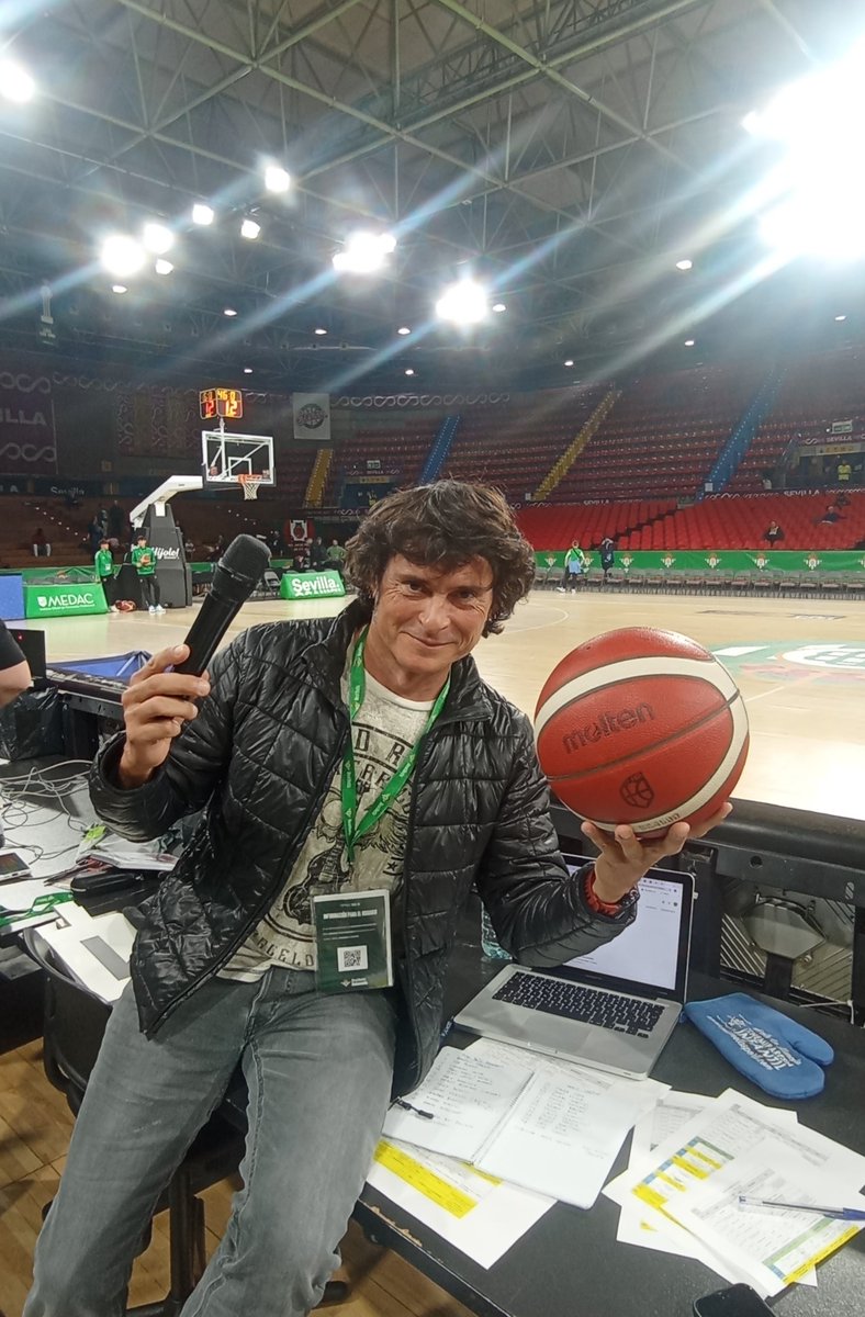 Familia del baloncesto, parece que termina aquí nuestro "trabajo". Perdón por el sonido, nunca fue responsabilidad nuestra. ¡Hasta siempre! <a href="/BaloncestoSev/">Baloncesto Sevilla</a> <a href="/P_BetisBasket/">Grada Betis Basket</a>   @CoosurPlan <a href="/basketsvqnews/">baloncestosevillanews</a>