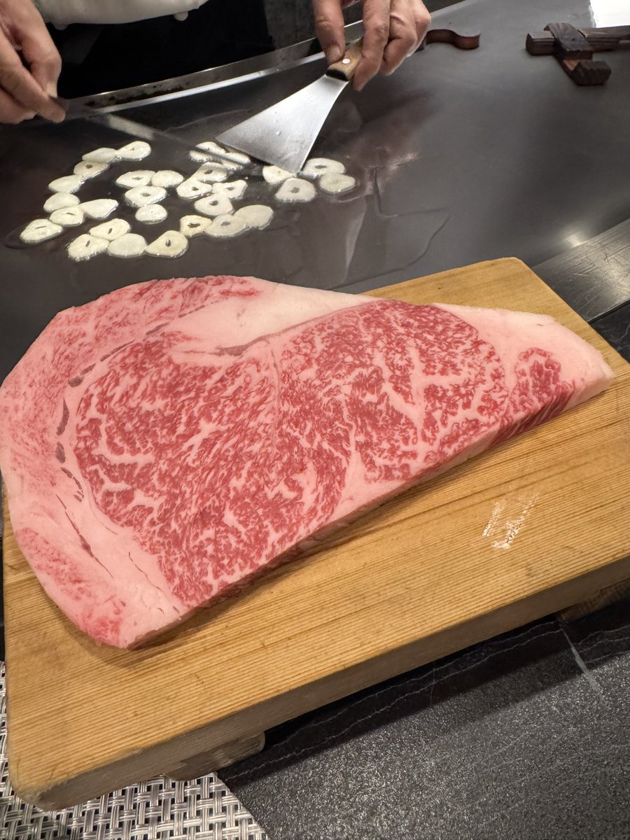 laredgutierrez's tweet photo. Ya me podré morir en paz jajajajjajajaj !!!!!! Kobe en kobe la mejor carne del mundo mundial !!!!!! https://t.co/QhwPNa8Oqo