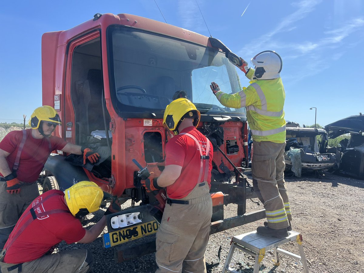 GLTechRescue's tweet image. 💥Few places remaining 💥
HEAVY RESCUE cpd event/ refresher, 18-19th Sept @ Waddington (Ideal for HRI/HRO refresher) Contact gareth@gltechrescue.co.uk #extrication #heavyrescue @_ukro @NFCC_FireChiefs @LincsFireRescue @HolmatroUK @weberrescueuk @VimpexMartin @VimpexLtd