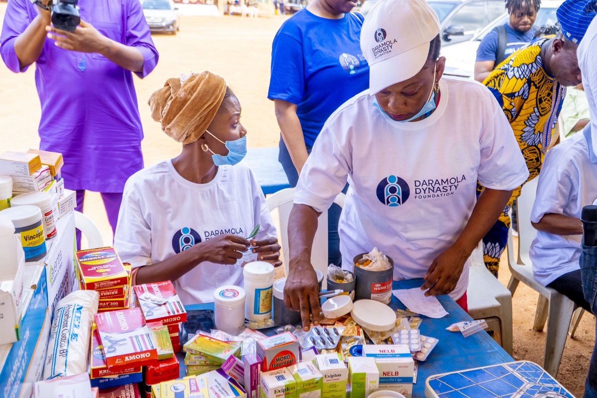 DaramolaDynasty's tweet photo. Through medical outreach and vaccinations, we took a step toward the future we envisioned, the one where quality care is not a privilege, but a right for all, both young and old. https://t.co/uW9cJL6tJg