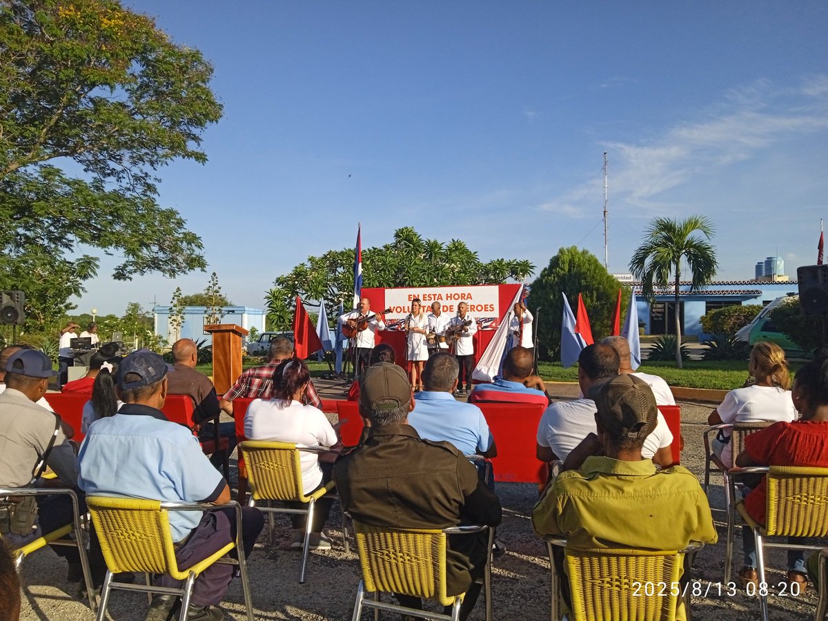 MairaFundora's tweet photo. Homenaje a Fidel en su centenario.#100PorSiempreFidel.  @AndreiArmasBra6 @AlexisLorente74 @DeivyPrezMartn1 @TFontanills @TurinoWilliam #EducaciónTrinidad https://t.co/5ZZ2w5wmL6